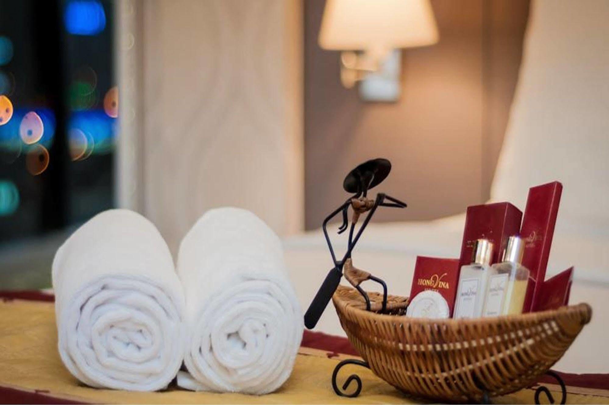 Hong Vina Hotel Ho Chi Minh City Exterior photo